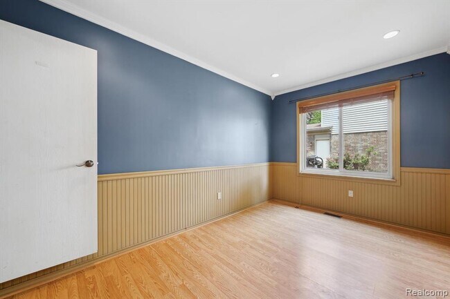 Building Photo - 7302 Parkway Ct