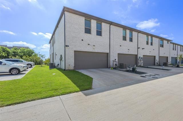 Building Photo - 2532 Campden Mews