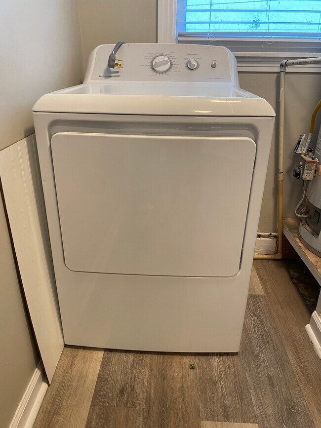 Building Photo - 1622 McCullough Ave NE