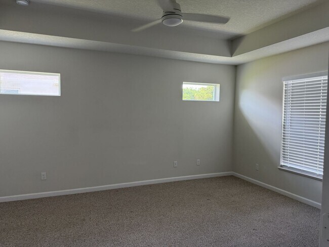 Building Photo - 4634 SW Athena Dr