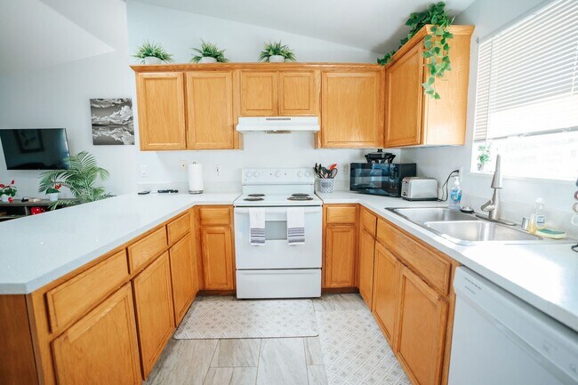 Building Photo - 4190 Hillside Ct