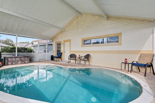 Building Photo - 6600 Gentle Ben Cir