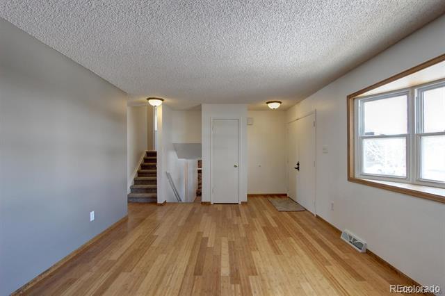Building Photo - 6233 W Caley Ave