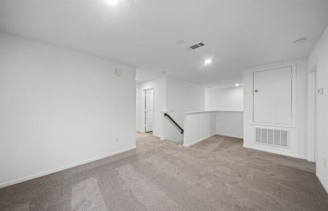 Building Photo - 1020 Laguna Cv Dr