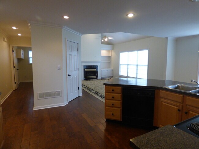 Building Photo - LOVELY HOME in Hamburg; Renovated, Garage, Many Upgrades!