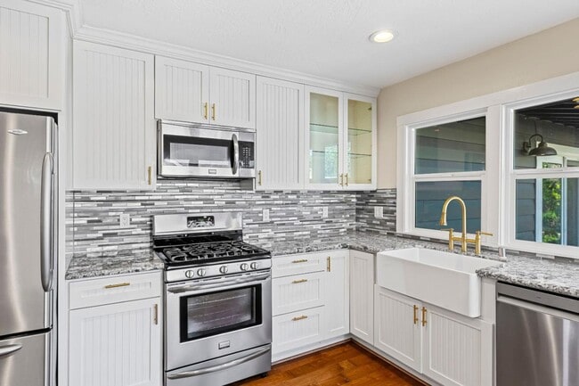 Building Photo - 25 W Central Ave