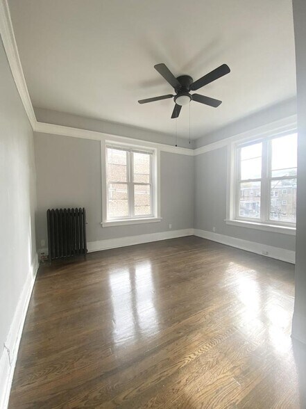 Building Photo - 1251 W Rosemont Ave