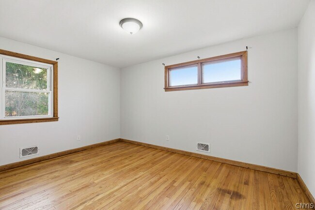 Building Photo - 7310 Oswego Rd