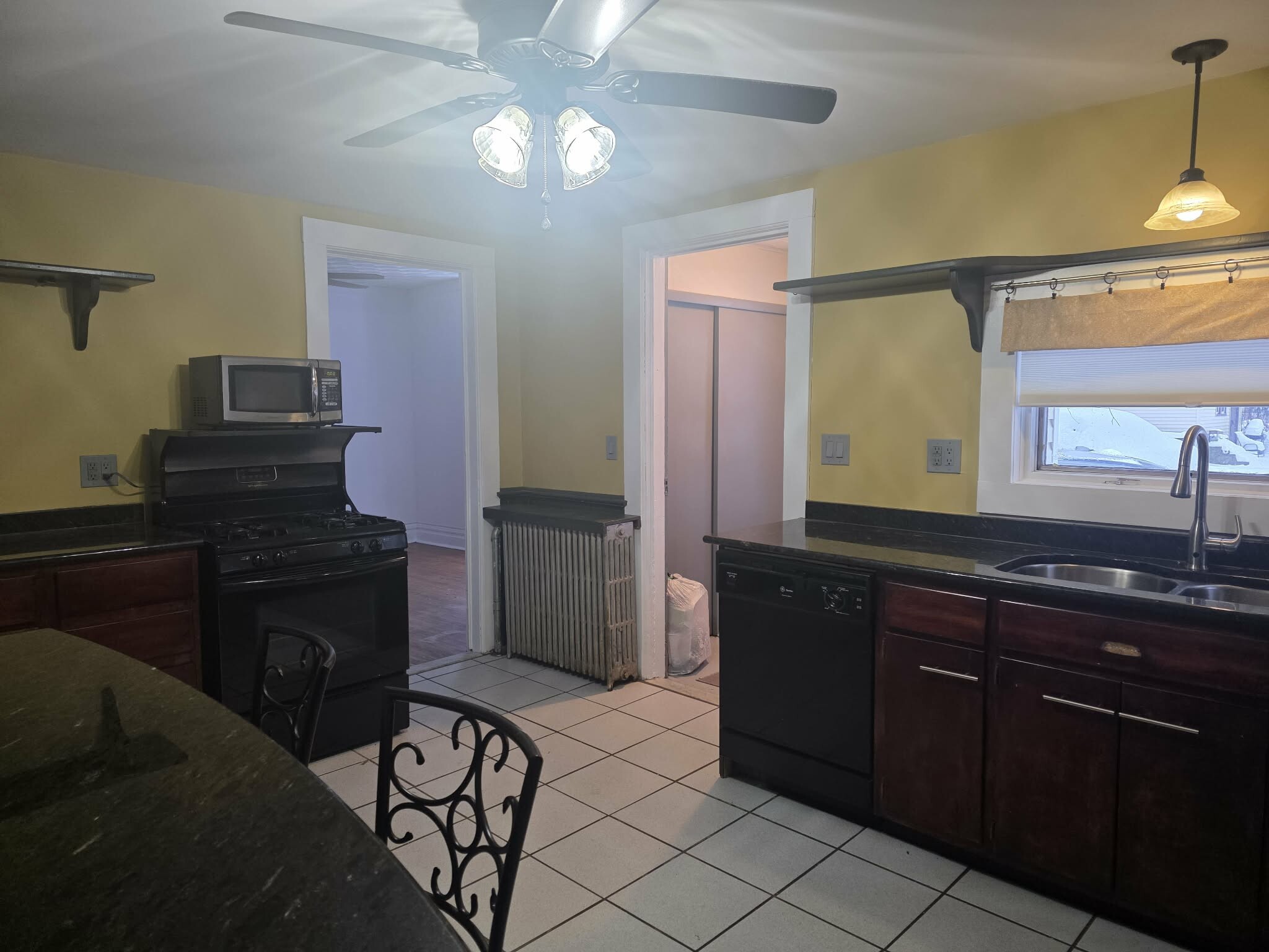 Building Photo - 175 Eagle St