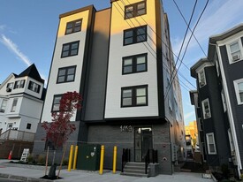Building Photo - 1493 N Shore Rd