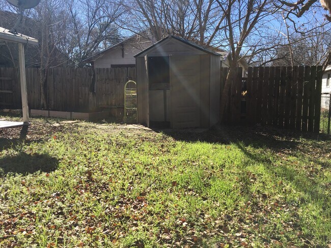 Building Photo - 1036 E 43rd St