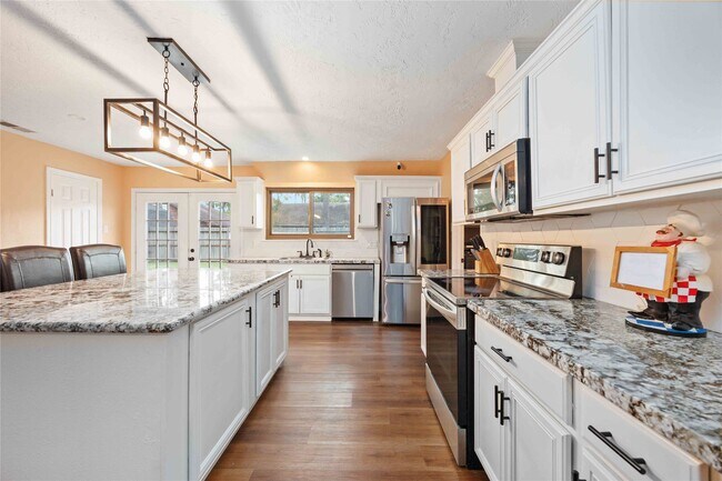 Building Photo - 7310 Hickory Ln