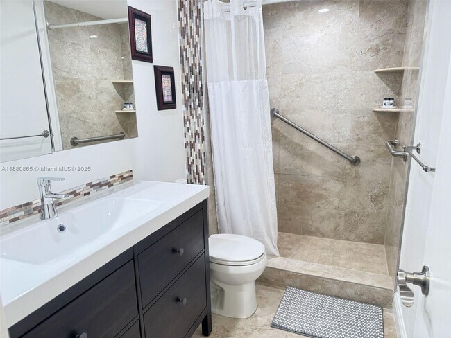 Building Photo - 5838 Collins Ave