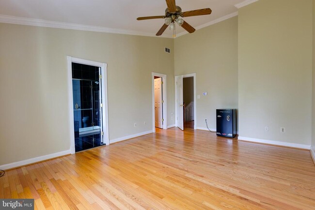 Building Photo - 43440 Postrail Square
