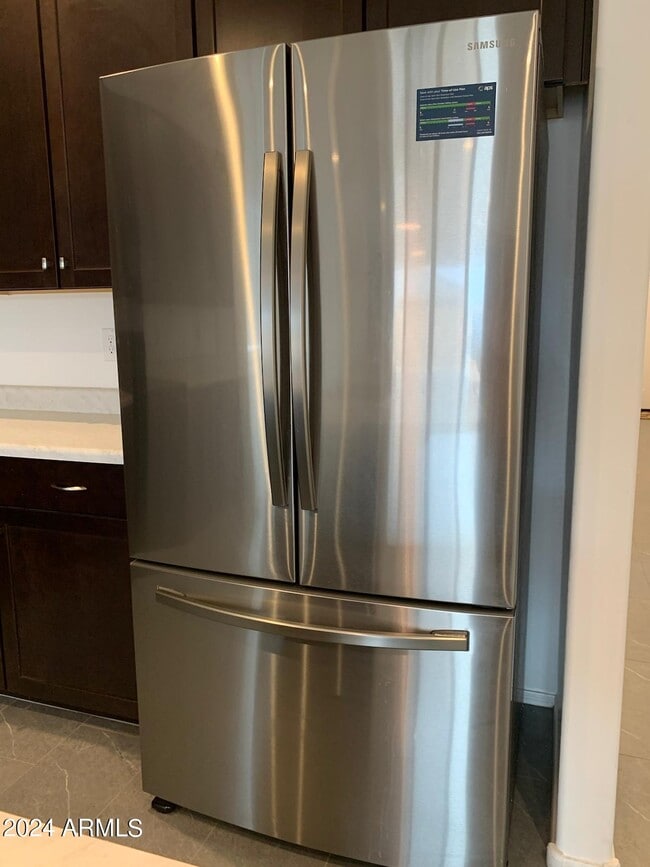 Building Photo - 345 E Caribbean Dr