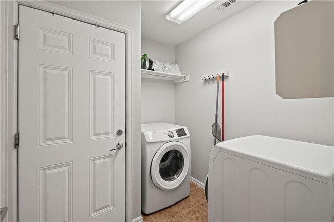 Building Photo - 1277 Sweet Gum Dr