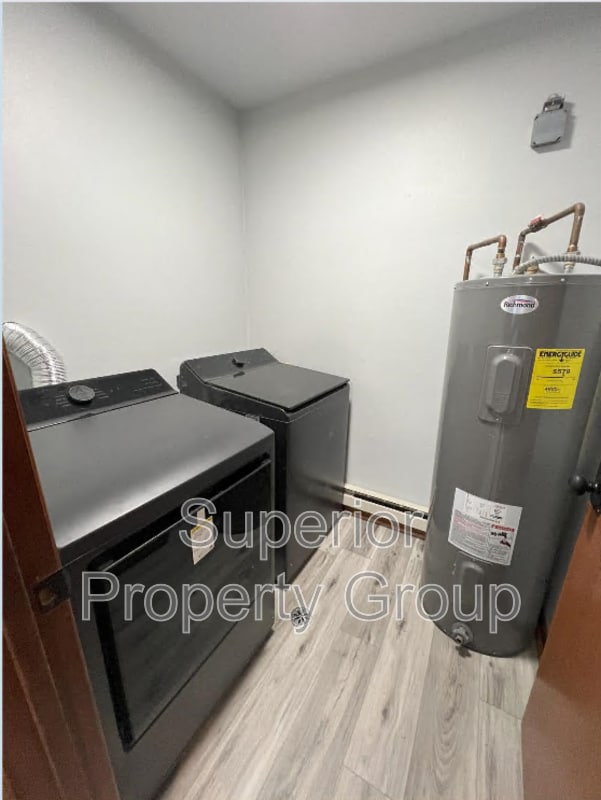 Building Photo - 2 S Wickham Ct