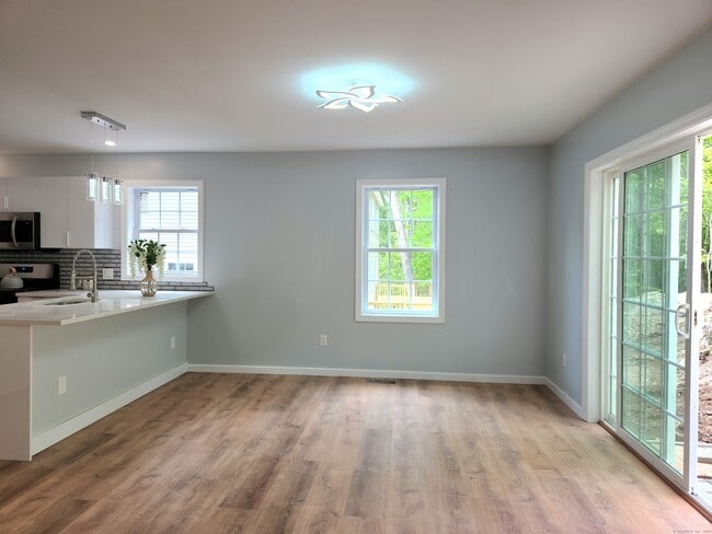 Building Photo - 1642 Highland Ave