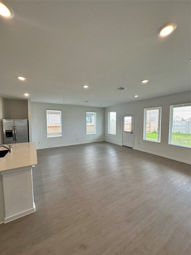 Building Photo - 6726 Violet Clover Ave
