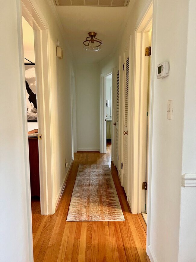 Building Photo - 3BD/ 2BA Brick Ranch in Lakeview Smith Terrace! Gorgeous Private Back Yard! Available NOW!