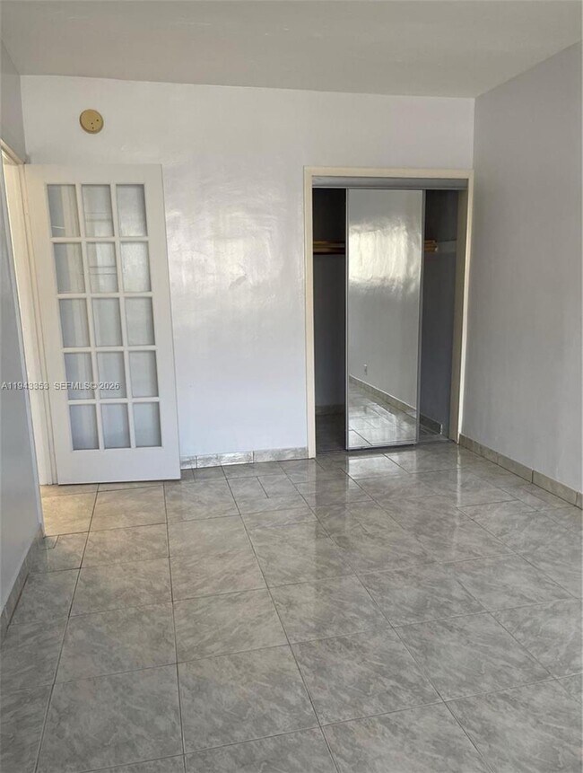 Building Photo - 455 Golden Isles Dr