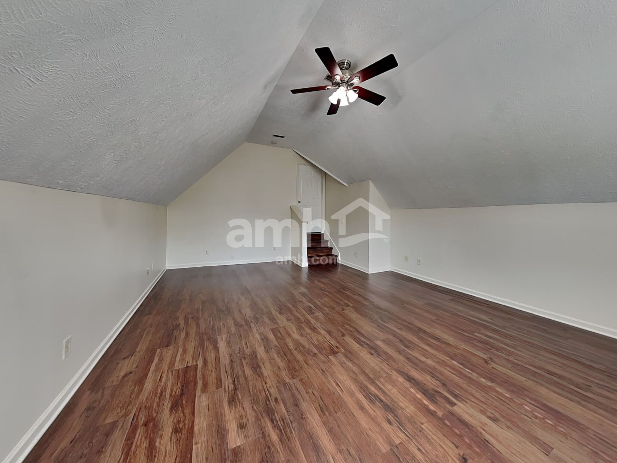 Building Photo - 2935 Greentree Dr