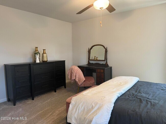 Building Photo - 765 Conductor Ct