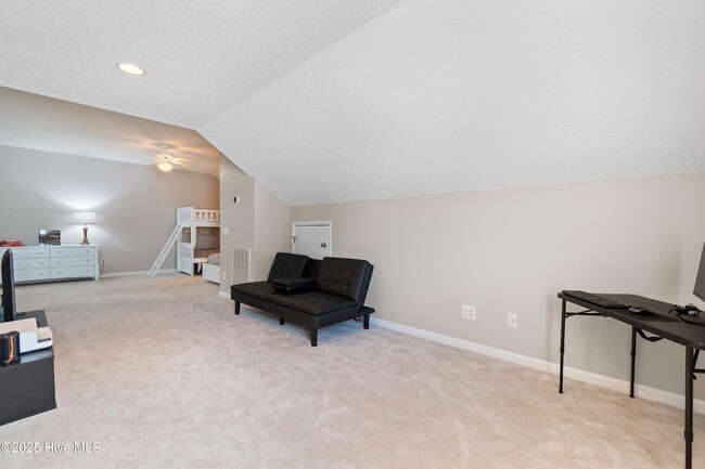 Building Photo - 3155 Lakeside Commons Dr SE