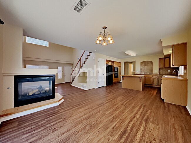 Building Photo - 4995 Fundy St