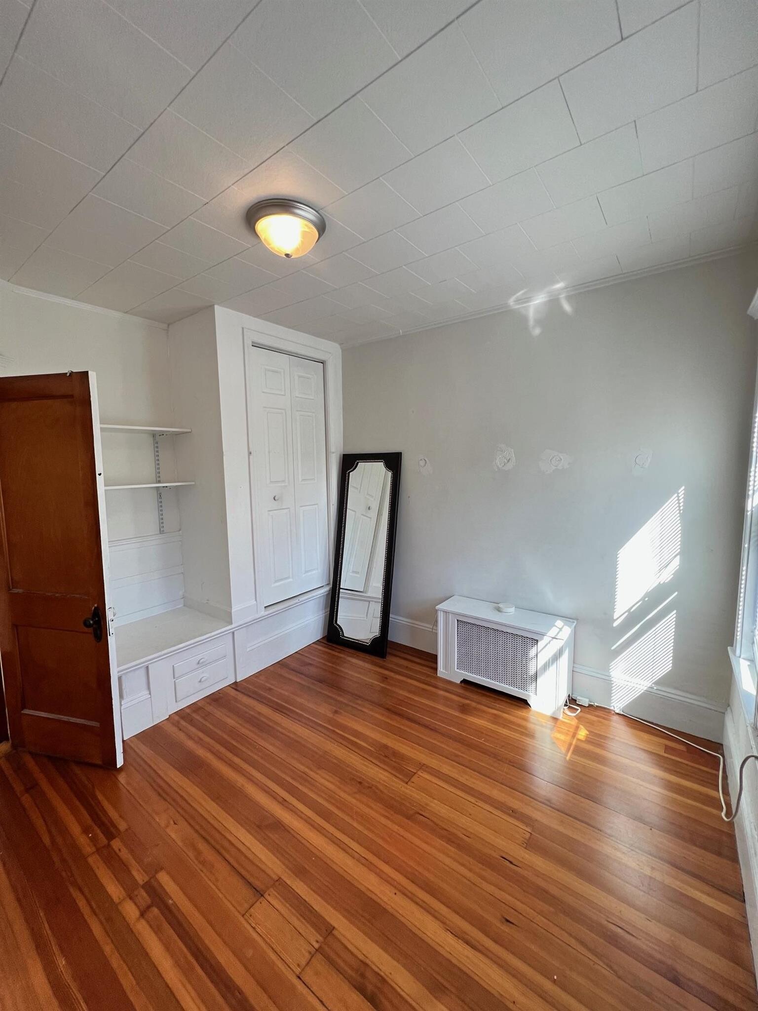 Building Photo - 16 Alexander Ave