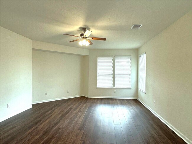 Building Photo - 21019 Blackstone Villa Ln