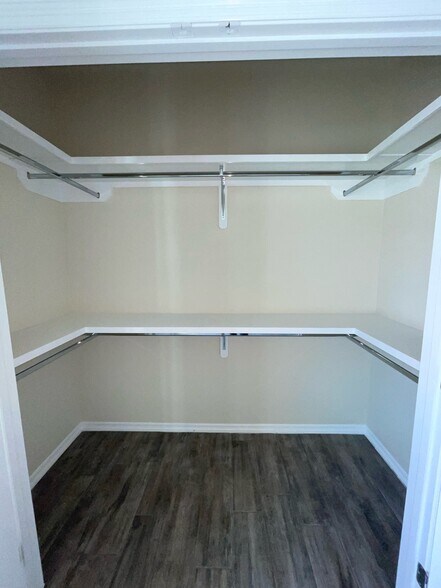 Building Photo - 809 S Mississippi St