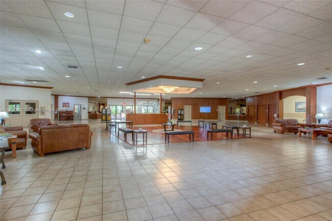 Building Photo - 16491 Blatt Blvd