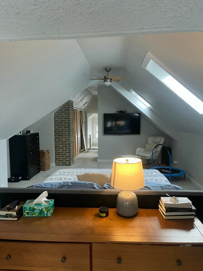 Building Photo - 5909 W Washington Blvd