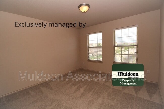 Building Photo - 5637 Cross Creek Dr