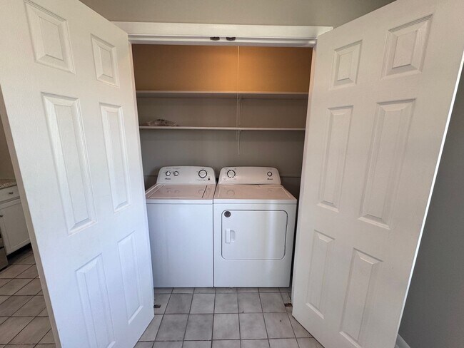 Building Photo - Connector Street 90/100