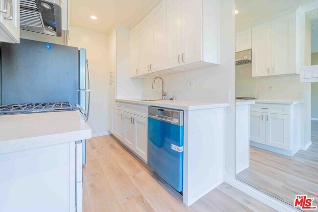 Building Photo - 11871 Idaho Ave