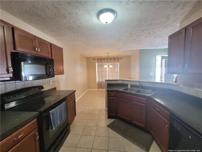 Building Photo - 3608 Crosswinds Dr