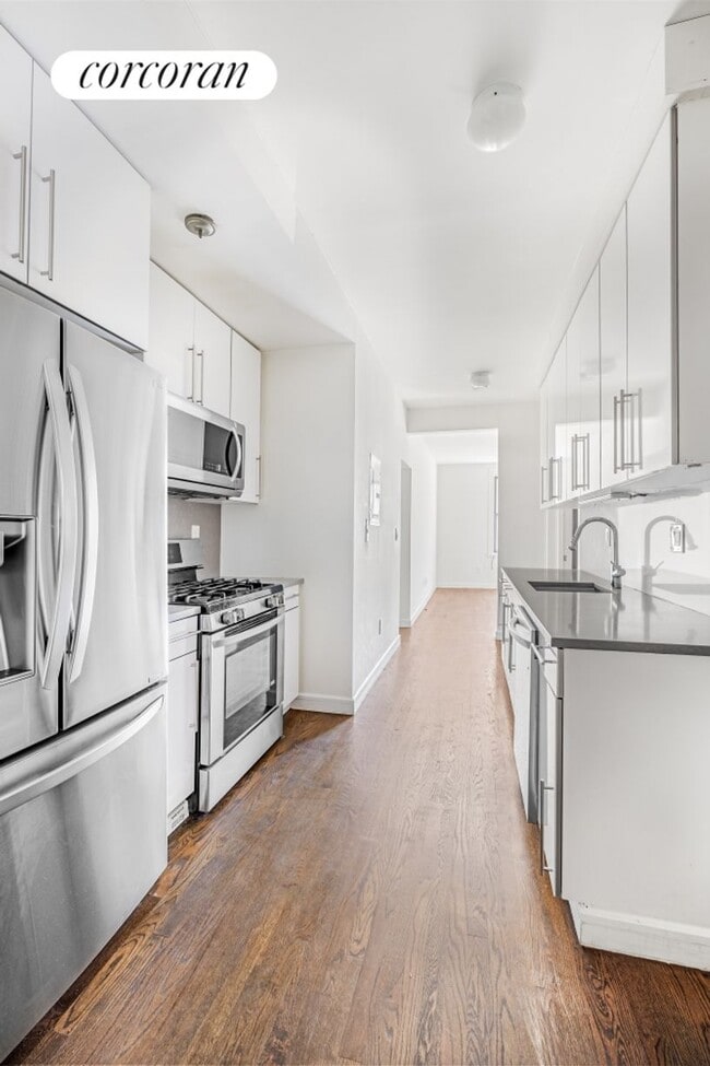 Primary Photo - 710 Riverside Dr