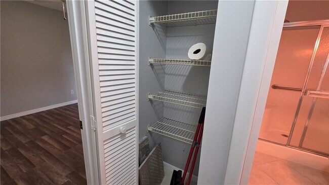 Building Photo - 1212 Breezy Way