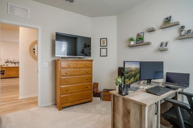 Building Photo - Beautiful Home in Highly Desired Sunset Po...