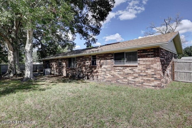 Building Photo - 4150 Lazy Hollow Ln N