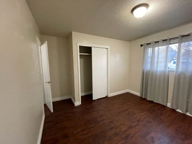 Building Photo - Redlands 3 bed 1.5 bath with yard