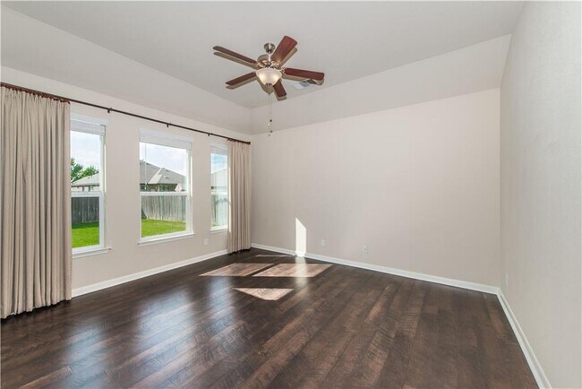 Building Photo - 117 Colthorpe Ln