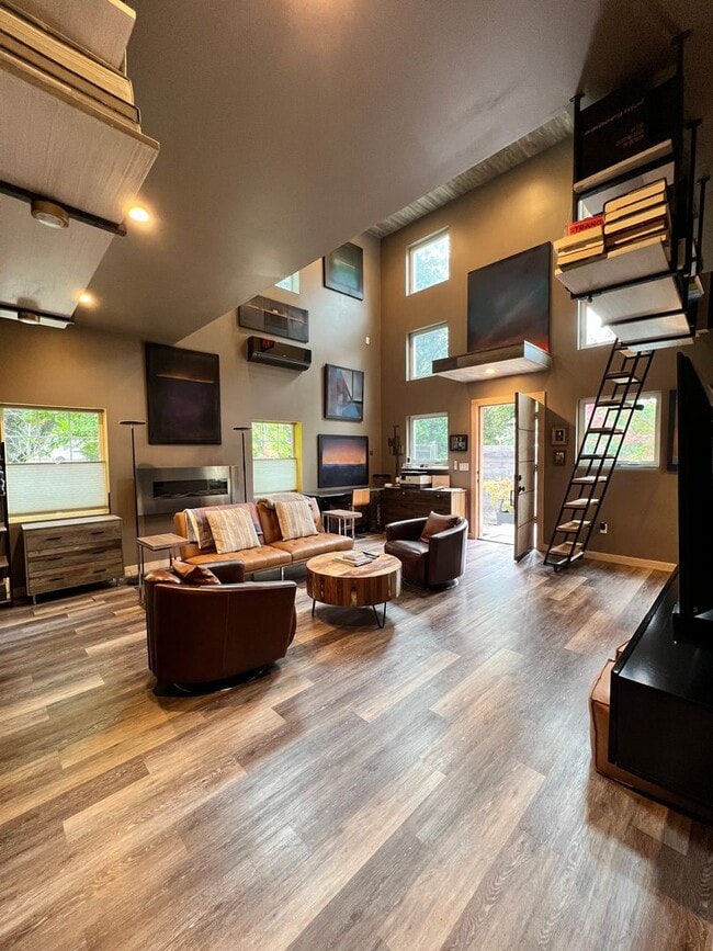 Building Photo - Contemporary Napa Loft Retreat