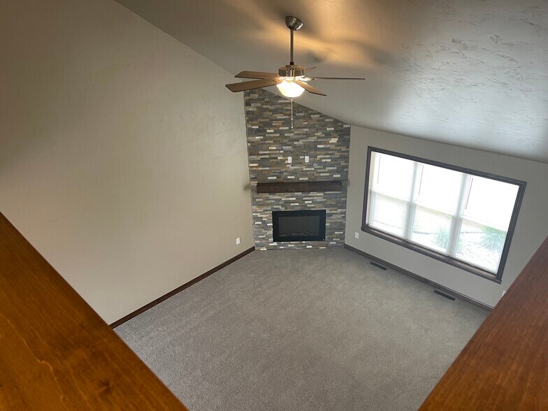 GREAT ROOM - 629 Diversity Dr