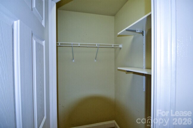 Building Photo - 1491 Mayfair Dr