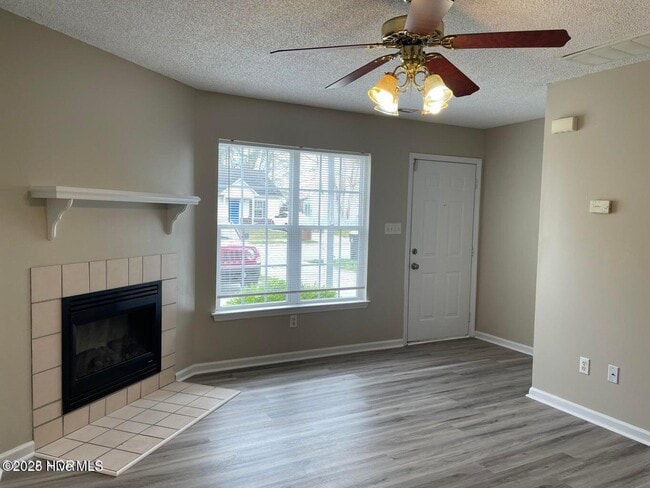 Building Photo - 117 Mesa Ln