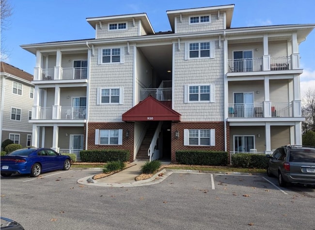 Primary Photo - 920 Southmoor Dr