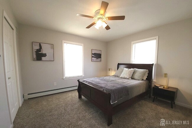 Building Photo - 425 W Broad St